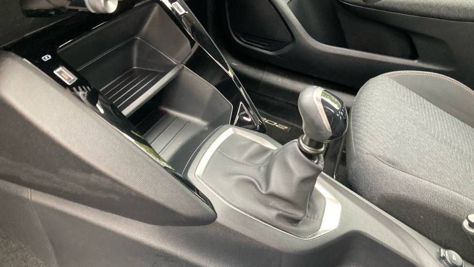 Peugeot 208 1.2 PureTech 100 Style 5dr Petrol Hatchback - Image 13