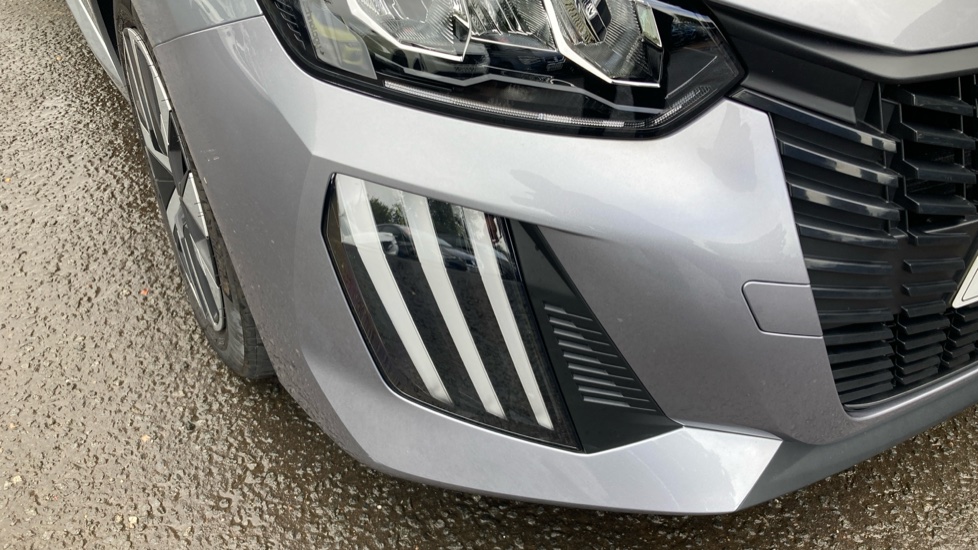 Peugeot 208 1.2 PureTech 100 Style 5dr Petrol Hatchback - Image 24