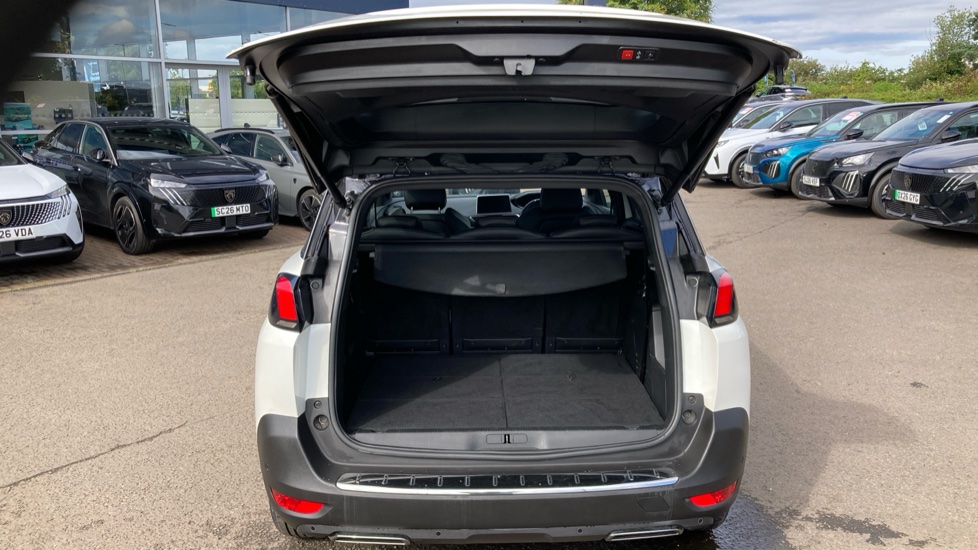 Peugeot 5008 1.2 PureTech GT Line Premium 5dr Petrol Estate - Image 4