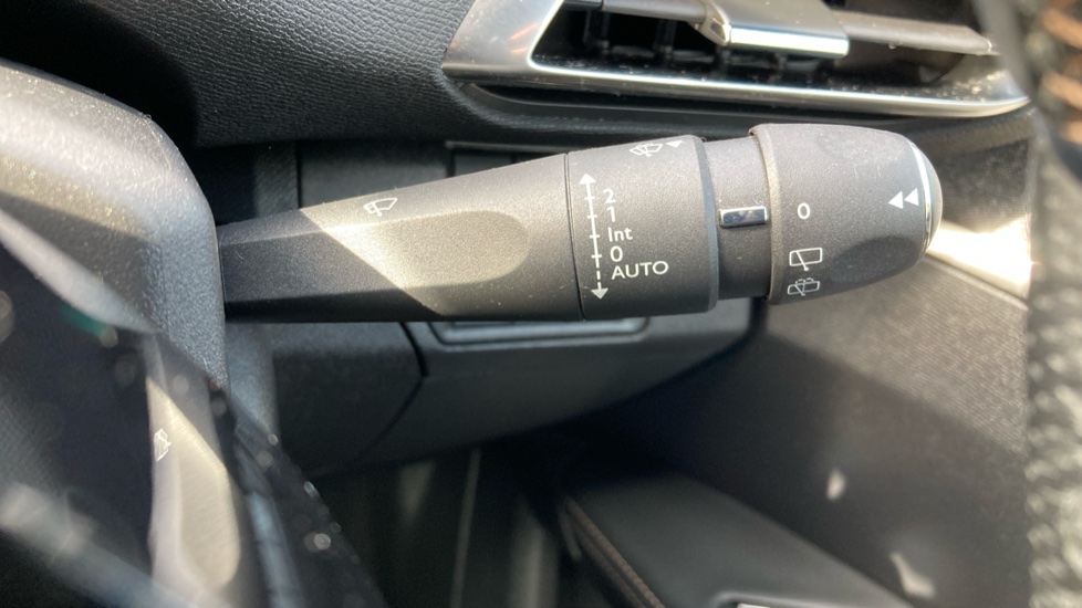 Peugeot 5008 1.2 PureTech GT Line Premium 5dr Petrol Estate - Image 28