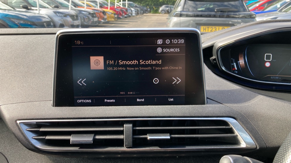 Peugeot 5008 1.2 PureTech GT Line Premium 5dr Petrol Estate - Image 33