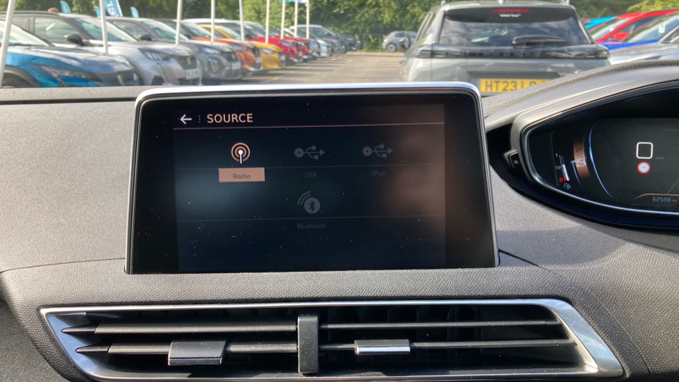 Peugeot 5008 1.2 PureTech GT Line Premium 5dr Petrol Estate - Image 34