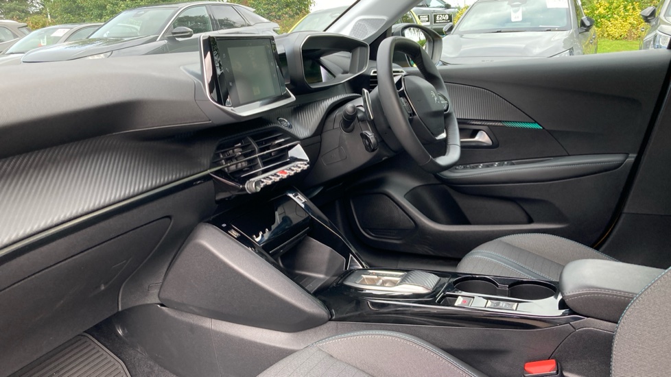 Peugeot 208 1.2 PureTech 100 Allure Premium + 5dr EAT8 Petrol Hatchback - Image 9