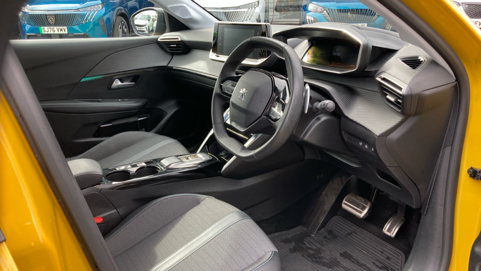 Peugeot 208 1.2 PureTech 100 Allure Premium + 5dr EAT8 Petrol Hatchback - Image 11