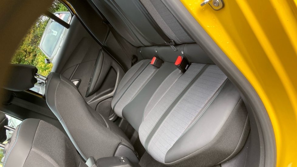 Peugeot 208 1.2 PureTech 100 Allure Premium + 5dr EAT8 Petrol Hatchback - Image 16