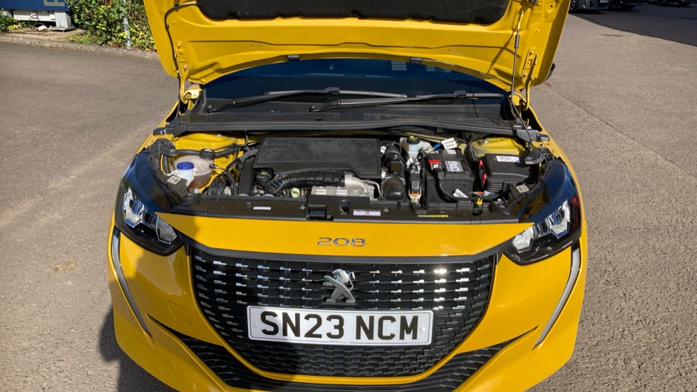 Peugeot 208 1.2 PureTech 100 Active Premium + 5dr Petrol Hatchback - Image 8