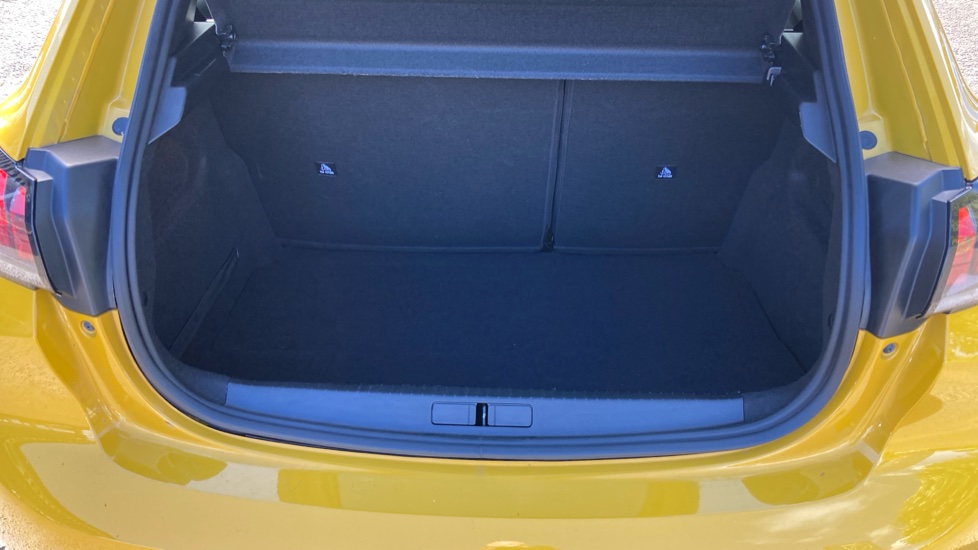 Peugeot 208 1.2 PureTech 100 Active Premium + 5dr Petrol Hatchback - Image 33