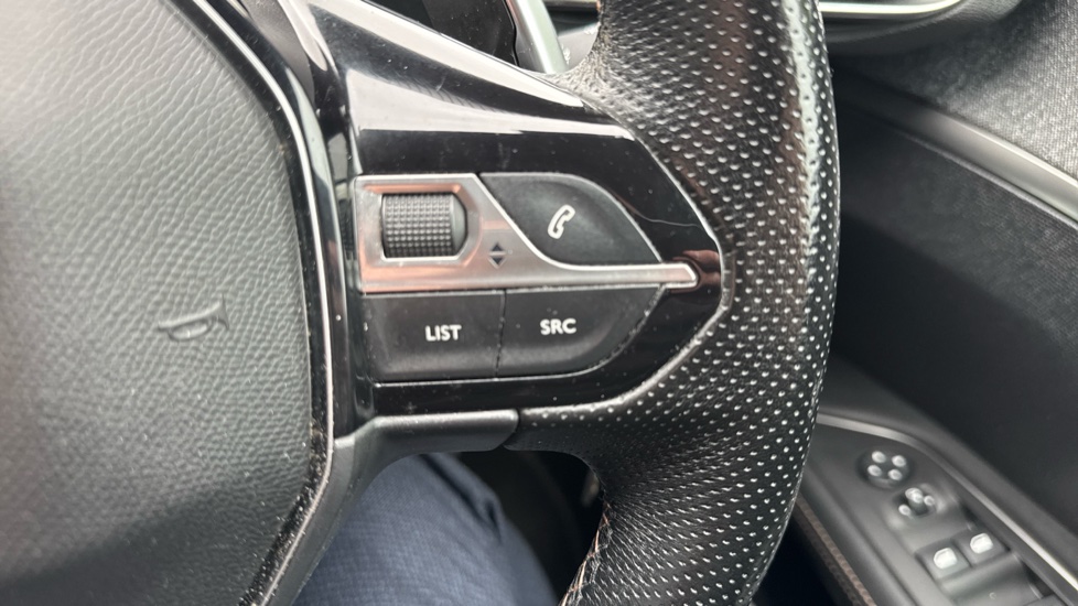 Peugeot 3008 1.5 BlueHDi GT Line 5dr EAT8 Diesel Estate - Image 29