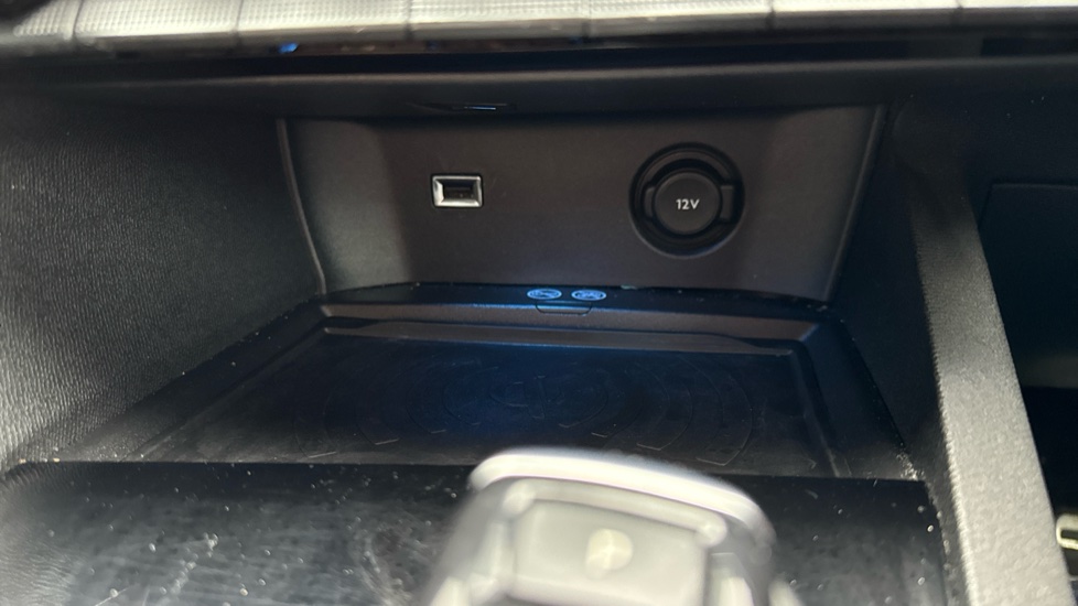 Peugeot 3008 1.5 BlueHDi GT Line 5dr EAT8 Diesel Estate - Image 37