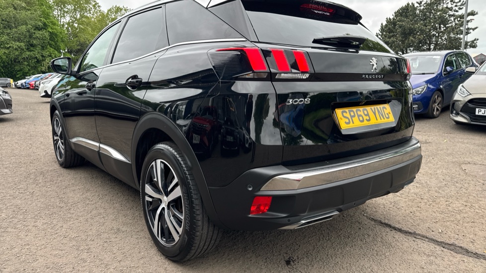 Peugeot 3008 1.5 BlueHDi GT Line 5dr EAT8 Diesel Estate - Image 42