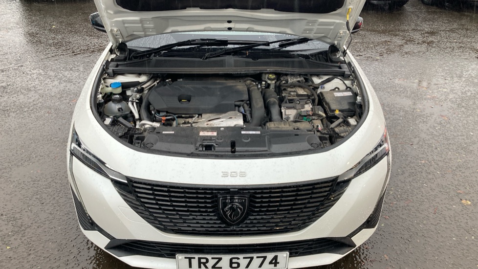 Peugeot 308 1.6 Plug-in Hybrid Allure Premium 5dr e-EAT8 Hatchback - Image 8