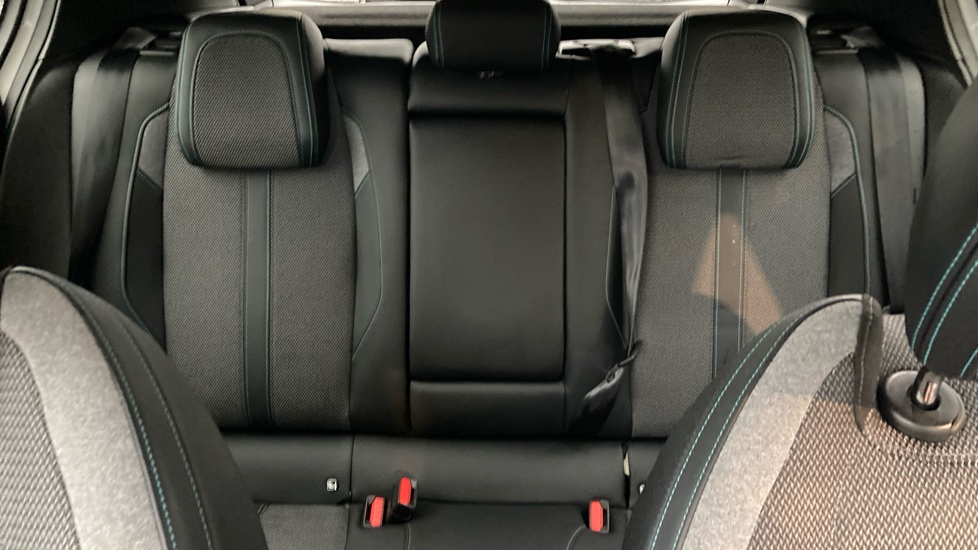 Peugeot 308 1.6 Plug-in Hybrid Allure Premium 5dr e-EAT8 Hatchback - Image 15