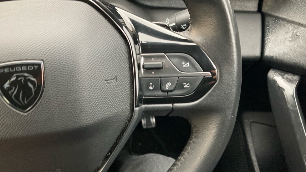 Peugeot 308 1.6 Plug-in Hybrid Allure Premium 5dr e-EAT8 Hatchback - Image 24