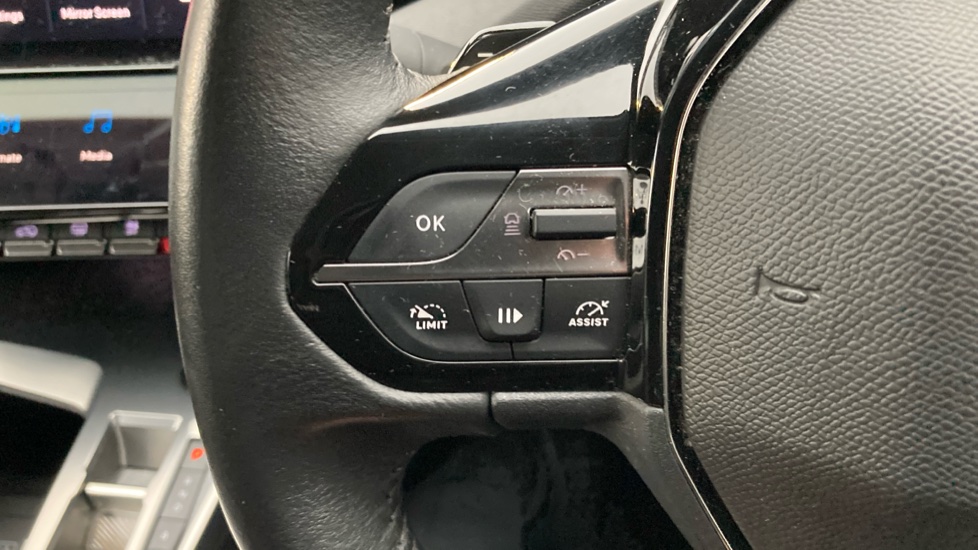 Peugeot 308 1.6 Plug-in Hybrid Allure Premium 5dr e-EAT8 Hatchback - Image 25