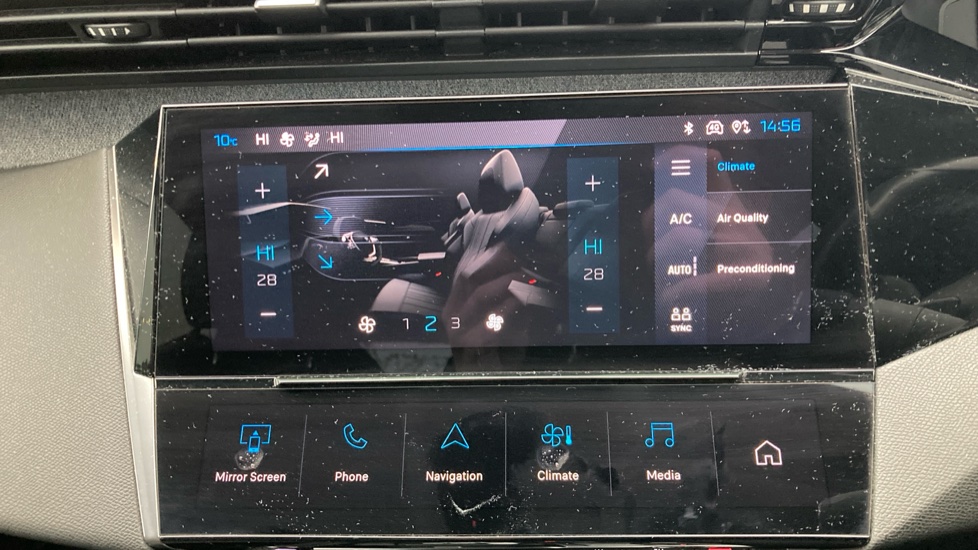 Peugeot 308 1.6 Plug-in Hybrid Allure Premium 5dr e-EAT8 Hatchback - Image 31