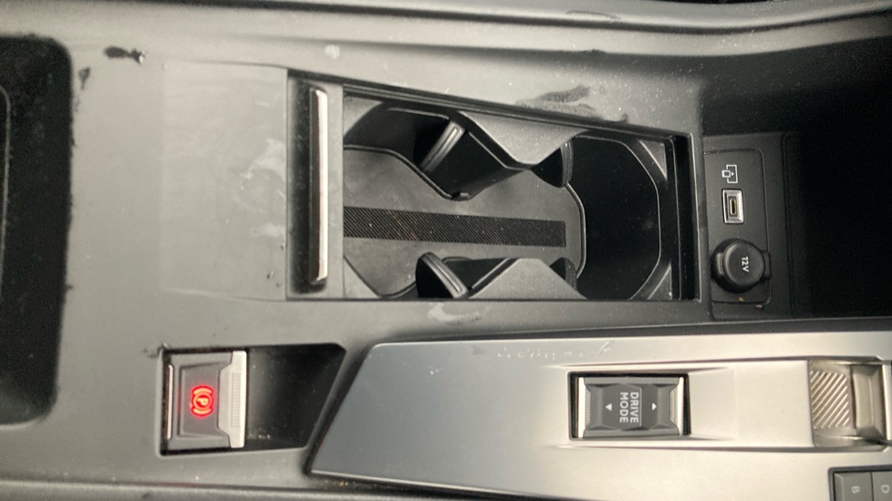 Peugeot 308 1.6 Plug-in Hybrid Allure Premium 5dr e-EAT8 Hatchback - Image 36