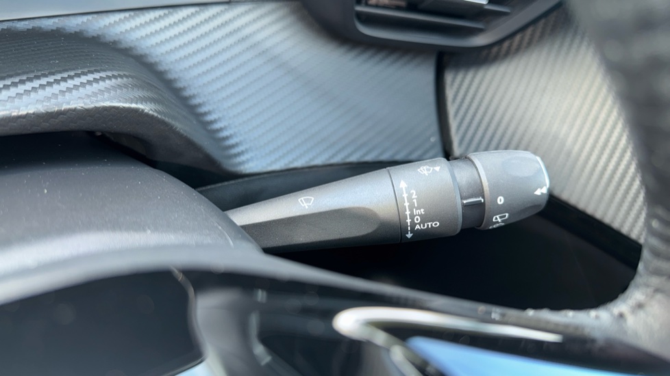 Peugeot 208 1.2 PureTech 100 Allure 5dr Petrol Hatchback - Image 24