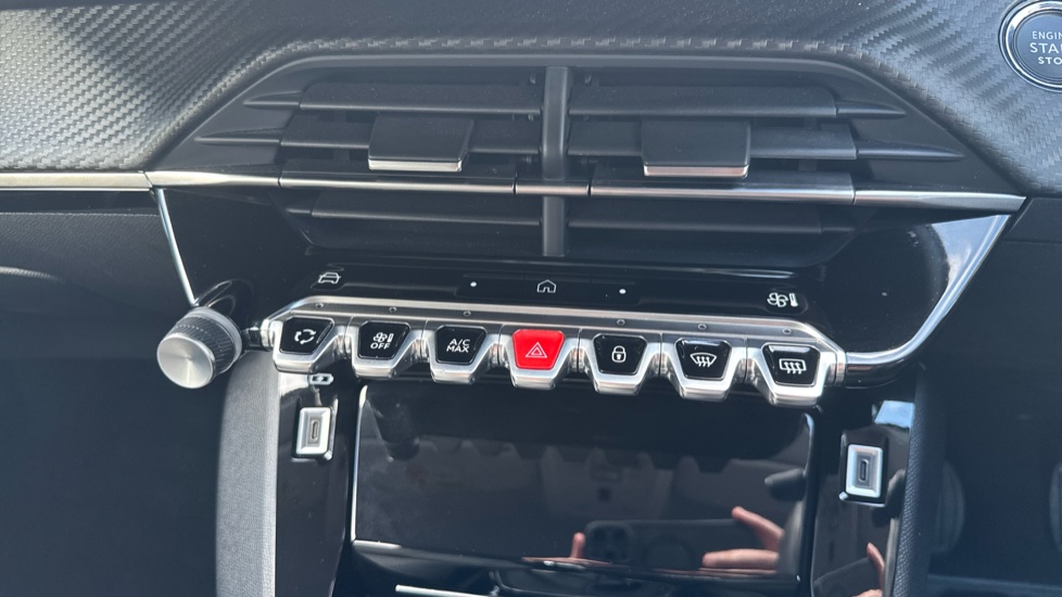 Peugeot 208 1.2 PureTech 100 Allure 5dr Petrol Hatchback - Image 33