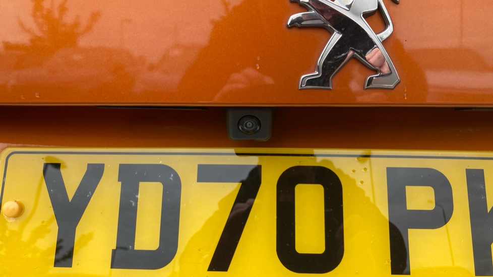 Peugeot 2008 1.2 PureTech 130 GT Line 5dr Petrol Estate - Image 31