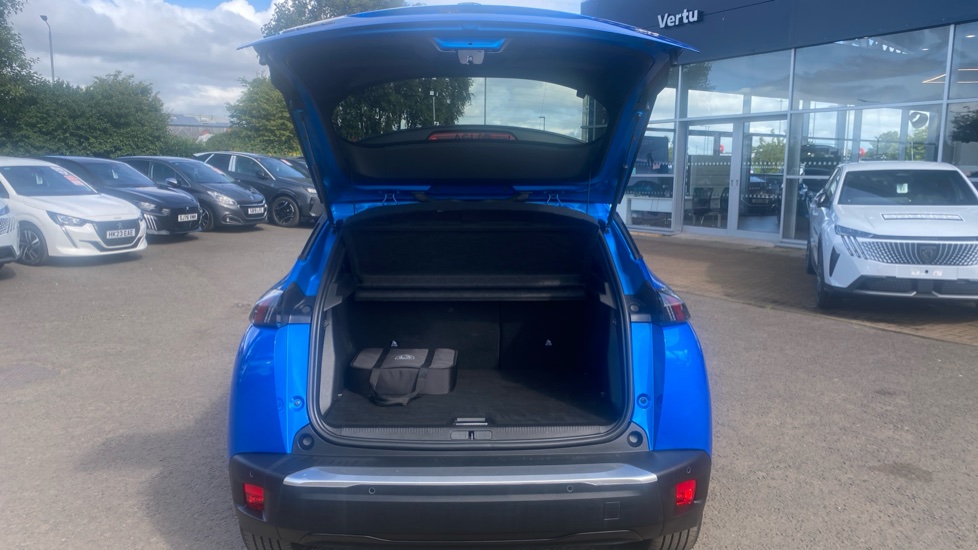 Peugeot 2008 100kW GT 50kWh 5dr Auto Electric Estate - Image 4
