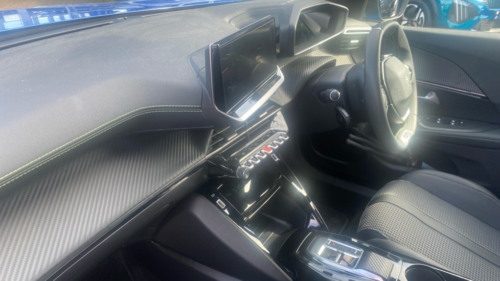 Peugeot 2008 100kW GT 50kWh 5dr Auto Electric Estate - Image 9