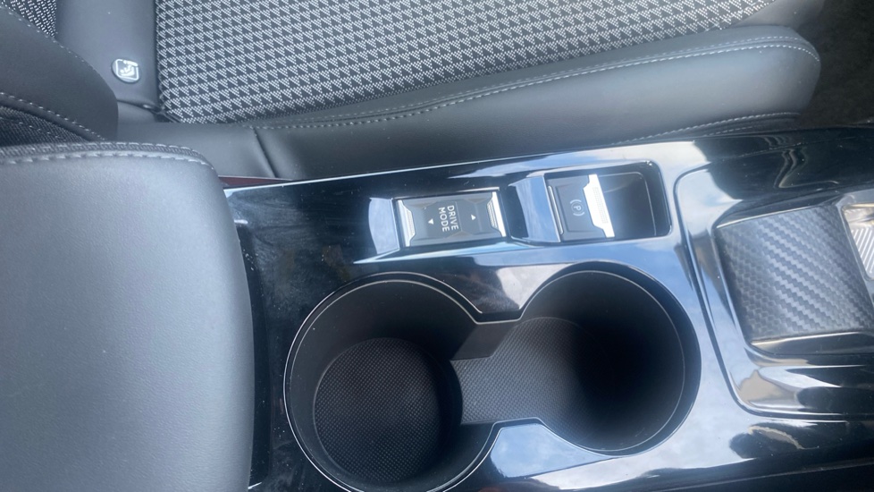 Peugeot 2008 100kW GT 50kWh 5dr Auto Electric Estate - Image 29