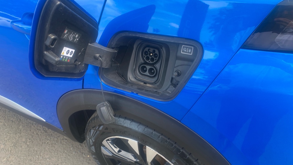 Peugeot 2008 100kW GT 50kWh 5dr Auto Electric Estate - Image 39