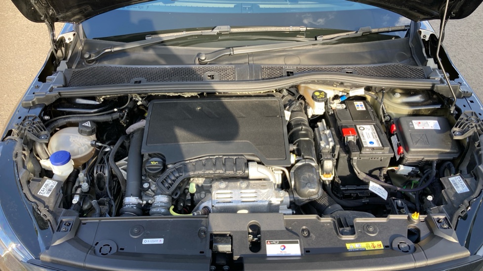 Peugeot 208 1.2 PureTech 100 Allure Premium + 5dr Petrol Hatchback - Image 21