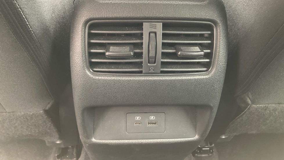 Nissan Qashqai 1.3 DiG-T MH 158 N-Connecta 5dr Xtronic Petrol Hatchback - Image 21