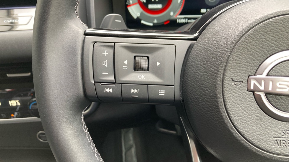 Nissan Qashqai 1.3 DiG-T MH 158 N-Connecta 5dr Xtronic Petrol Hatchback - Image 28