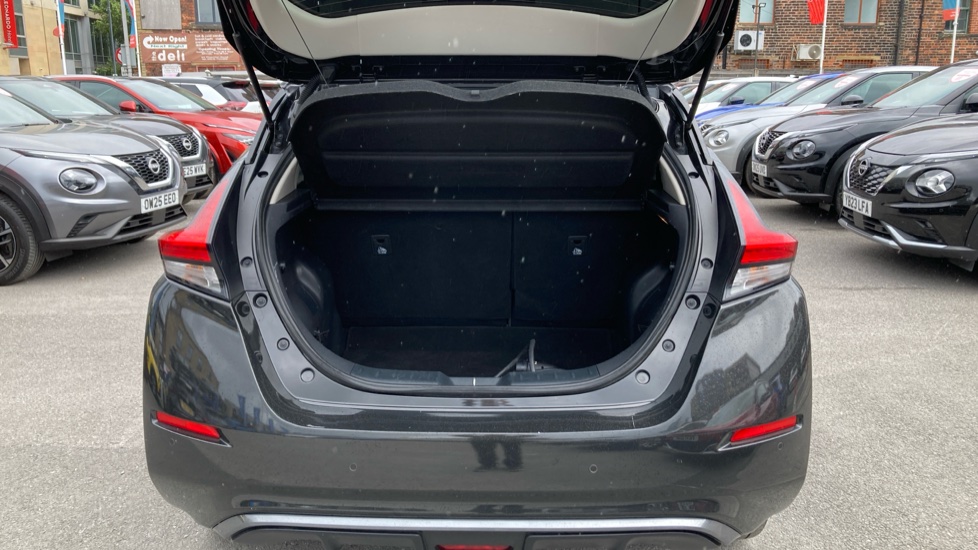 Nissan LEAF 110kW N-Connecta 39kWh 5dr Auto Electric Hatchback - Image 4