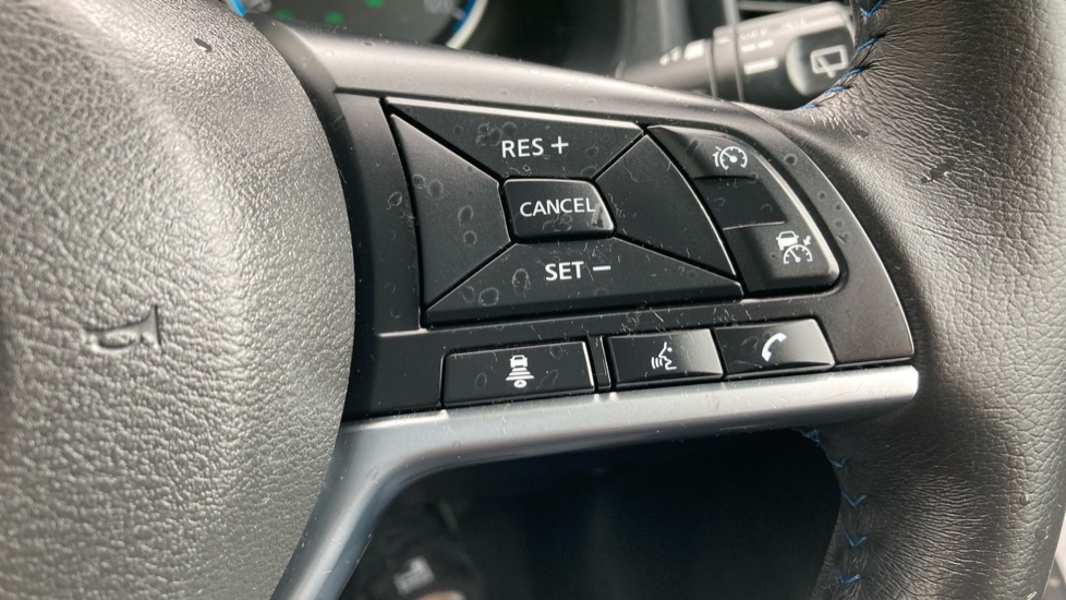 Nissan LEAF 110kW N-Connecta 39kWh 5dr Auto Electric Hatchback - Image 28
