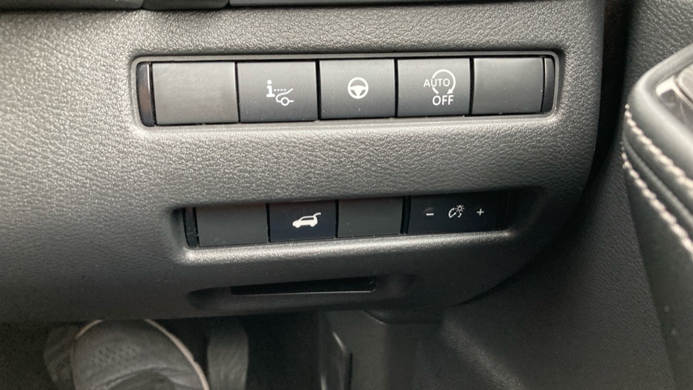 Nissan X-Trail 1.5 MHEV 163 Tekna 5dr Xtronic Petrol Station Wagon - Image 31