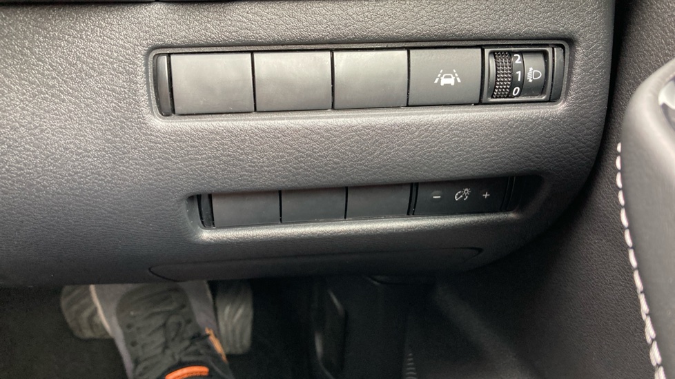 Nissan Qashqai 1.5 E-Power N-Connecta 5dr Auto Hybrid Hatchback - Image 33