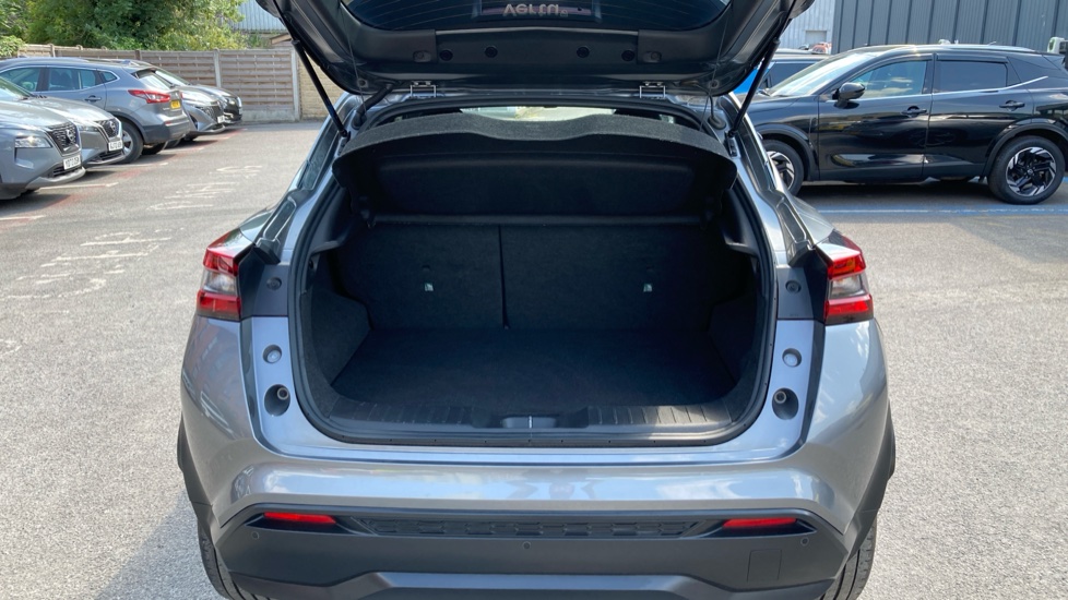 Nissan Juke 1.6 Hybrid N-Connecta 5dr Auto Hybrid Hatchback - Image 4