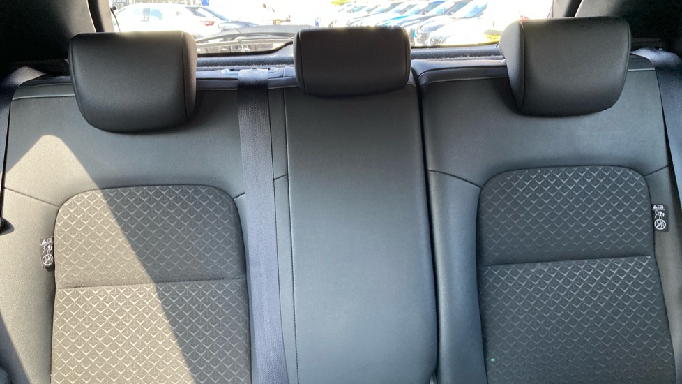 Nissan Juke 1.6 Hybrid N-Connecta 5dr Auto Hybrid Hatchback - Image 15