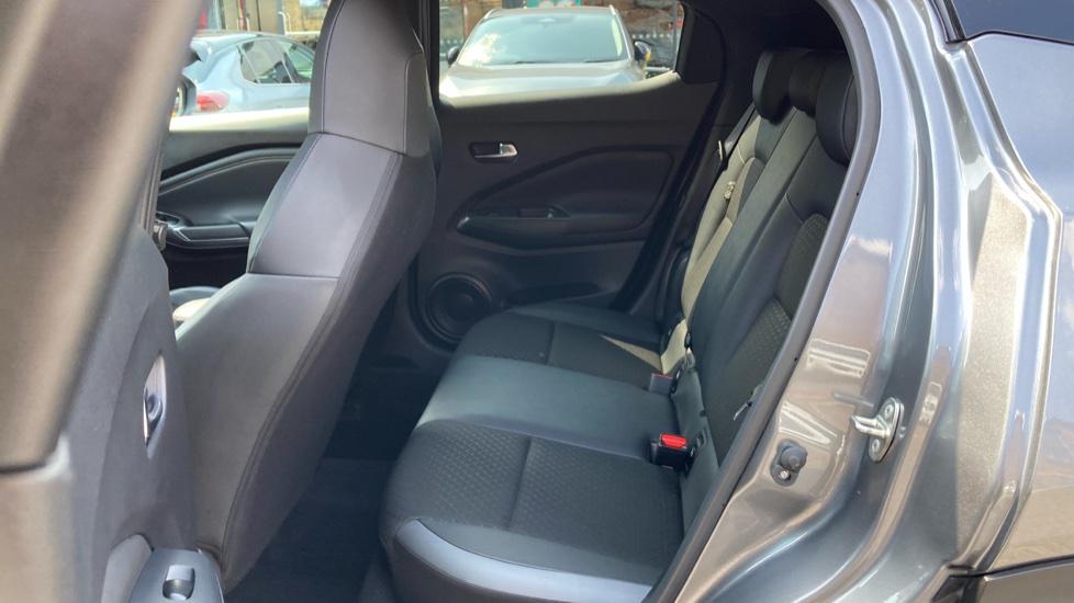 Nissan Juke 1.6 Hybrid N-Connecta 5dr Auto Hybrid Hatchback - Image 16