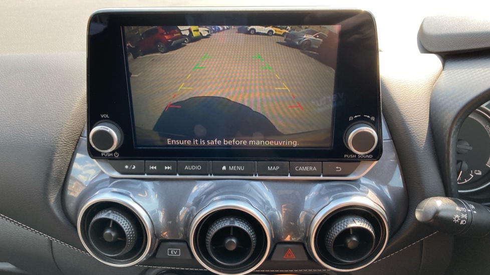 Nissan Juke 1.6 Hybrid N-Connecta 5dr Auto Hybrid Hatchback - Image 21