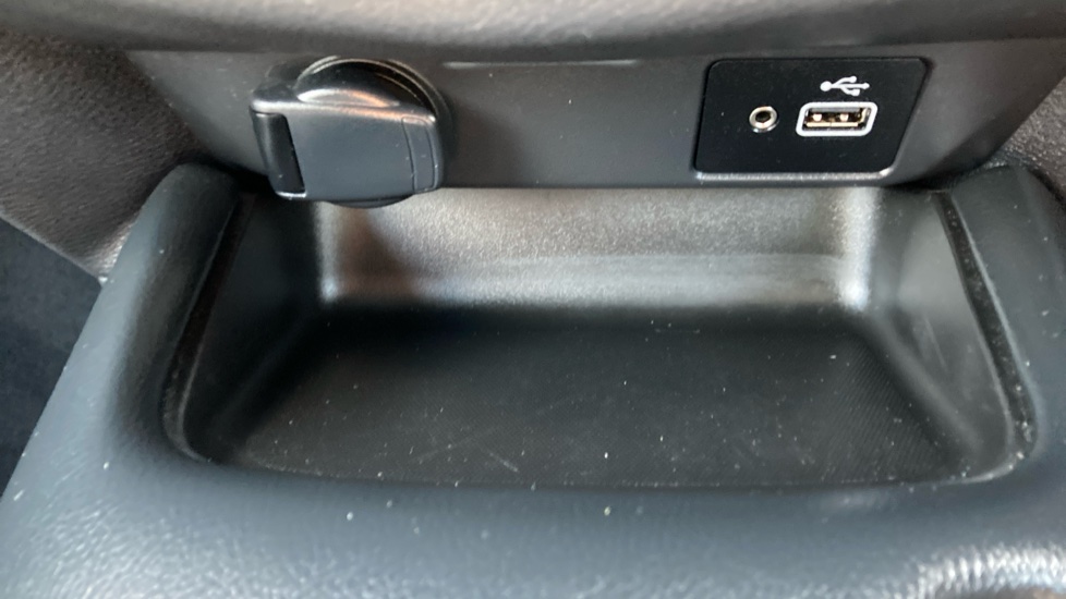 Nissan Juke 1.6 Hybrid N-Connecta 5dr Auto Hybrid Hatchback - Image 24