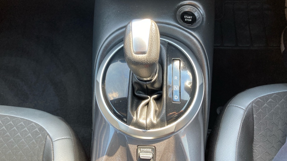 Nissan Juke 1.6 Hybrid N-Connecta 5dr Auto Hybrid Hatchback - Image 26