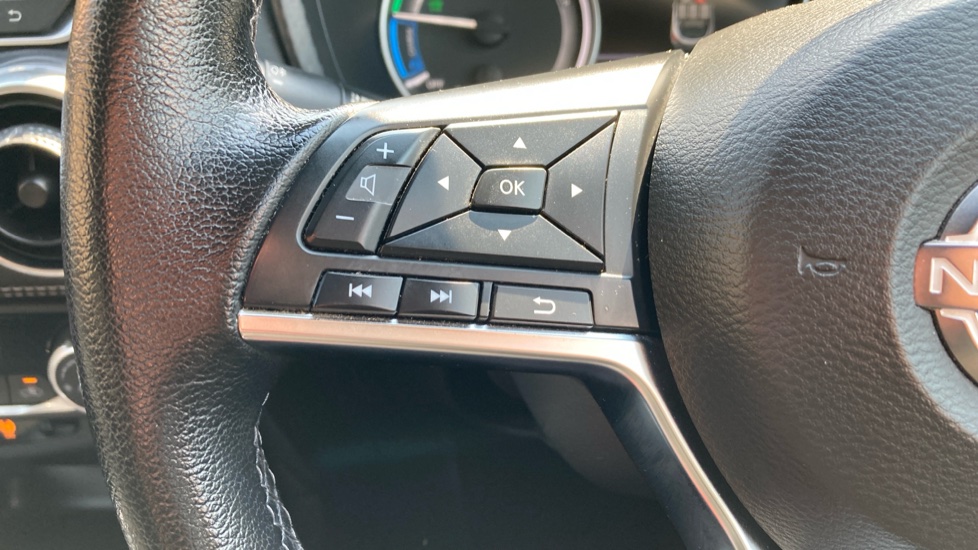 Nissan Juke 1.6 Hybrid N-Connecta 5dr Auto Hybrid Hatchback - Image 28