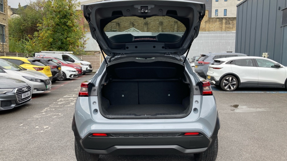 Nissan Juke 1.0 DiG-T 114 N-Connecta 5dr Petrol Hatchback - Image 4