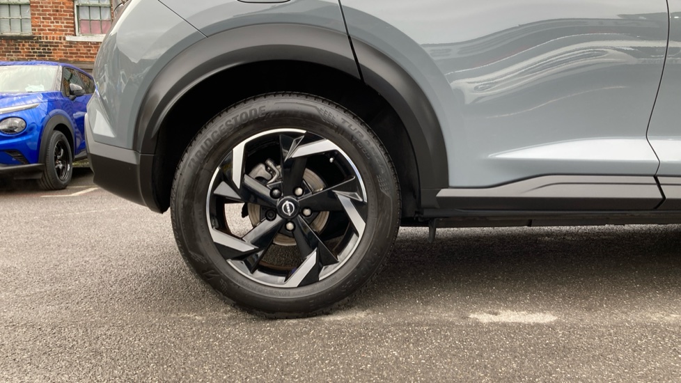 Nissan Juke 1.0 DiG-T 114 N-Connecta 5dr Petrol Hatchback - Image 7