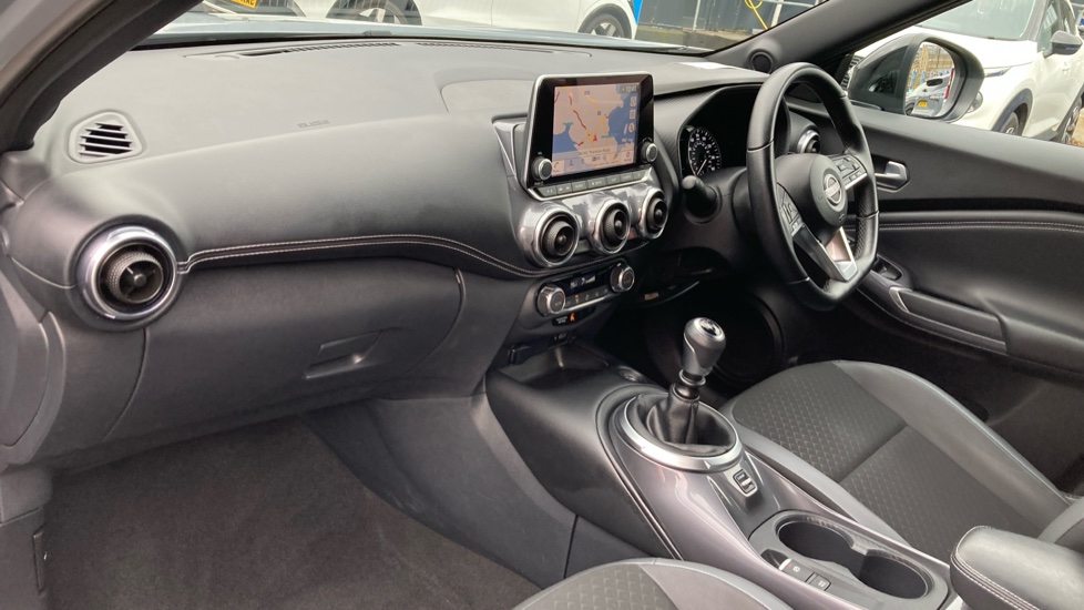 Nissan Juke 1.0 DiG-T 114 N-Connecta 5dr Petrol Hatchback - Image 9