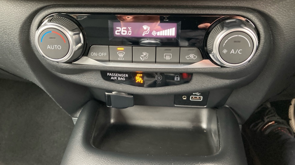 Nissan Juke 1.0 DiG-T 114 N-Connecta 5dr Petrol Hatchback - Image 23