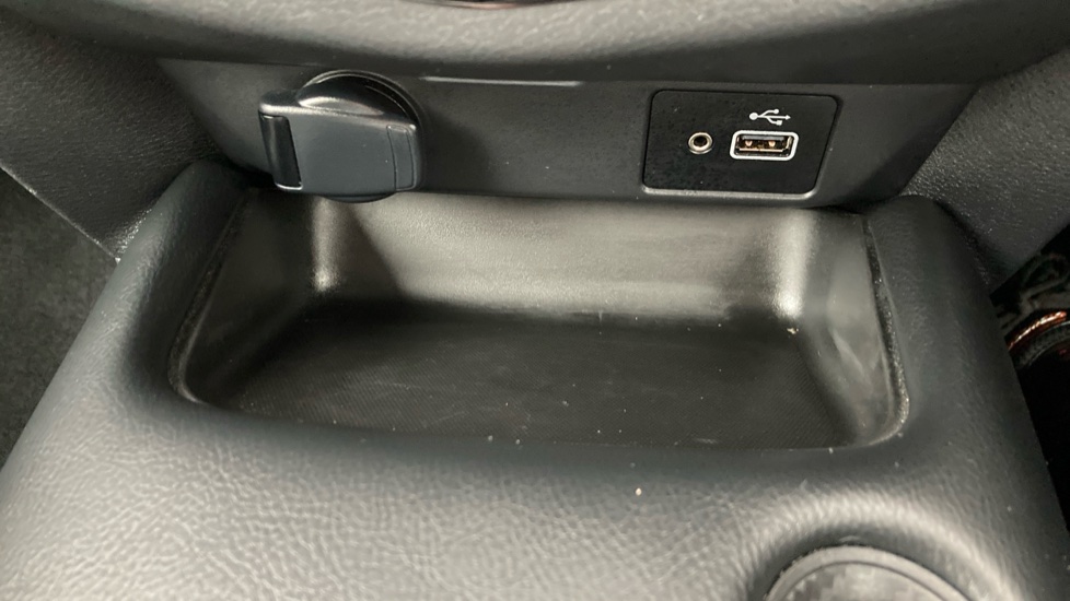 Nissan Juke 1.0 DiG-T 114 N-Connecta 5dr Petrol Hatchback - Image 24
