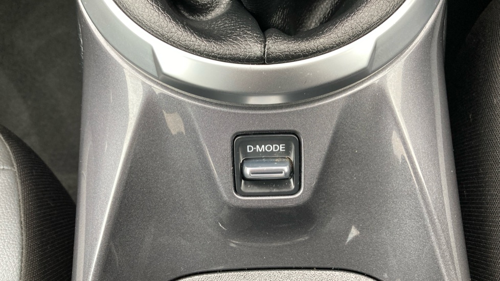 Nissan Juke 1.0 DiG-T 114 N-Connecta 5dr Petrol Hatchback - Image 26