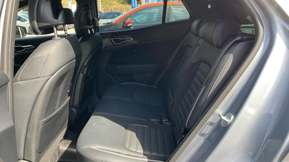 Kia Sportage 1.6T GDi HEV GT-Line S 5dr Auto Hybrid Estate - Image 16