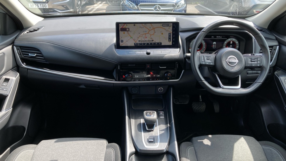 Nissan Qashqai 1.3 DiG-T MH 158 N-Connecta 5dr Xtronic Petrol Hatchback - Image 10