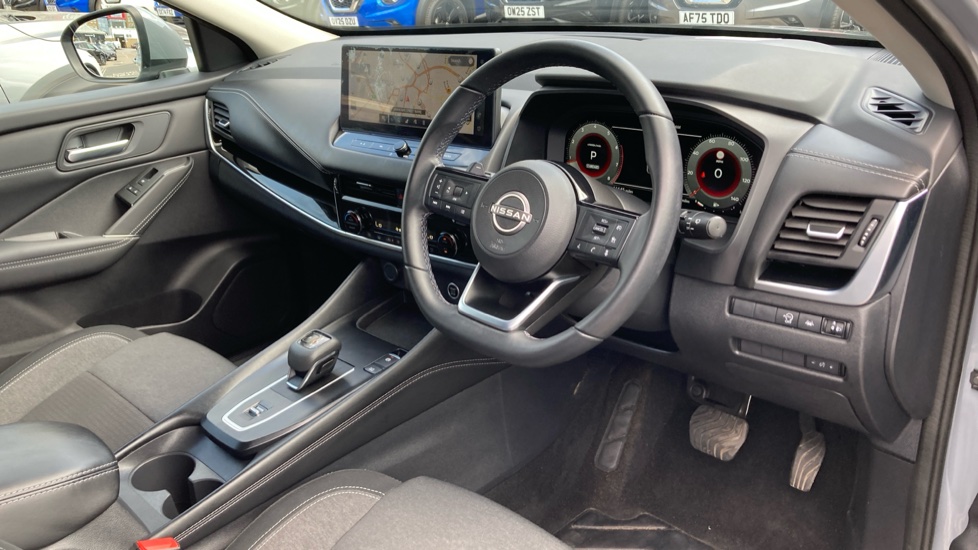 Nissan Qashqai 1.3 DiG-T MH 158 N-Connecta 5dr Xtronic Petrol Hatchback - Image 11